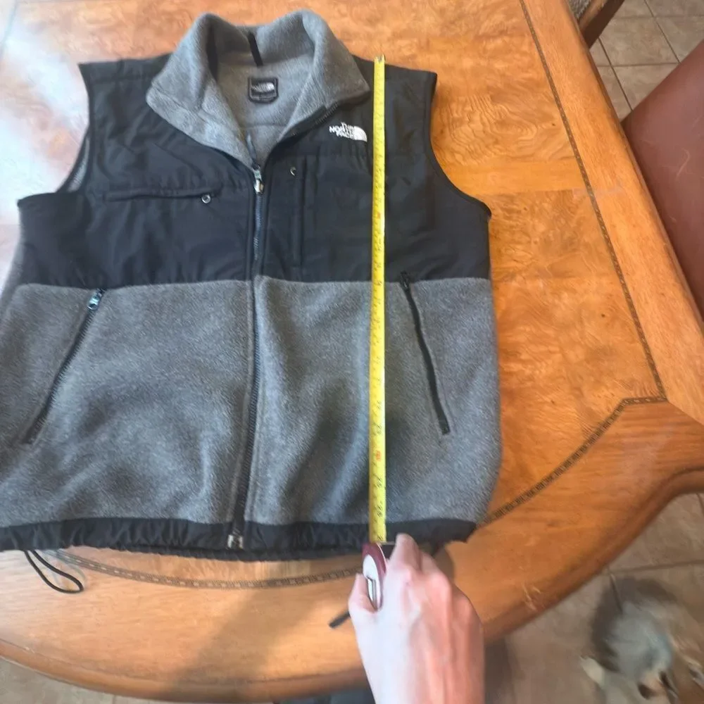 The North Face Men's Two-Tone Black and Gray Vest